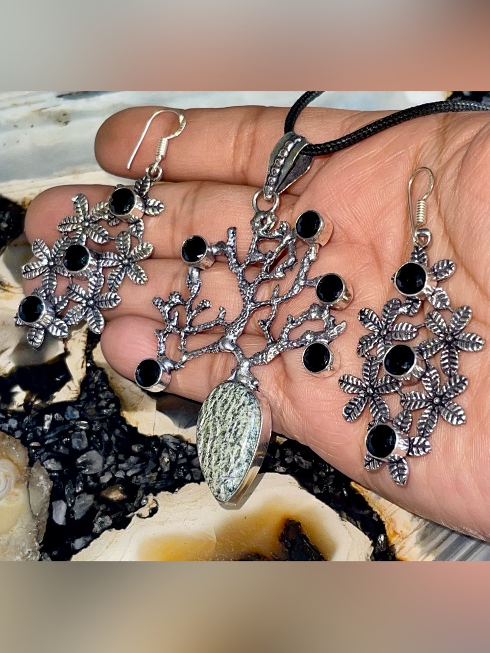 Chrysotile in Serpentine & Onyx Glass Beads Pendant & Earrings